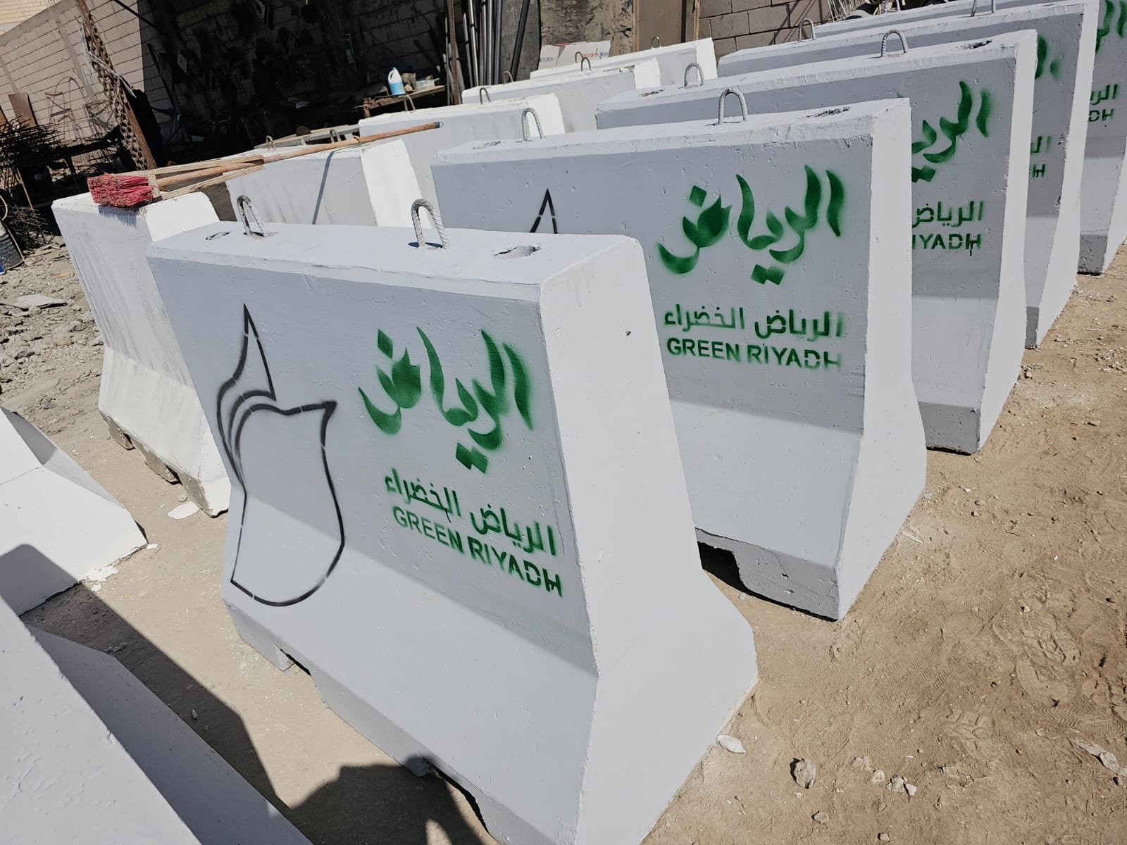حواجز خرسانية مقاس 120×100×55